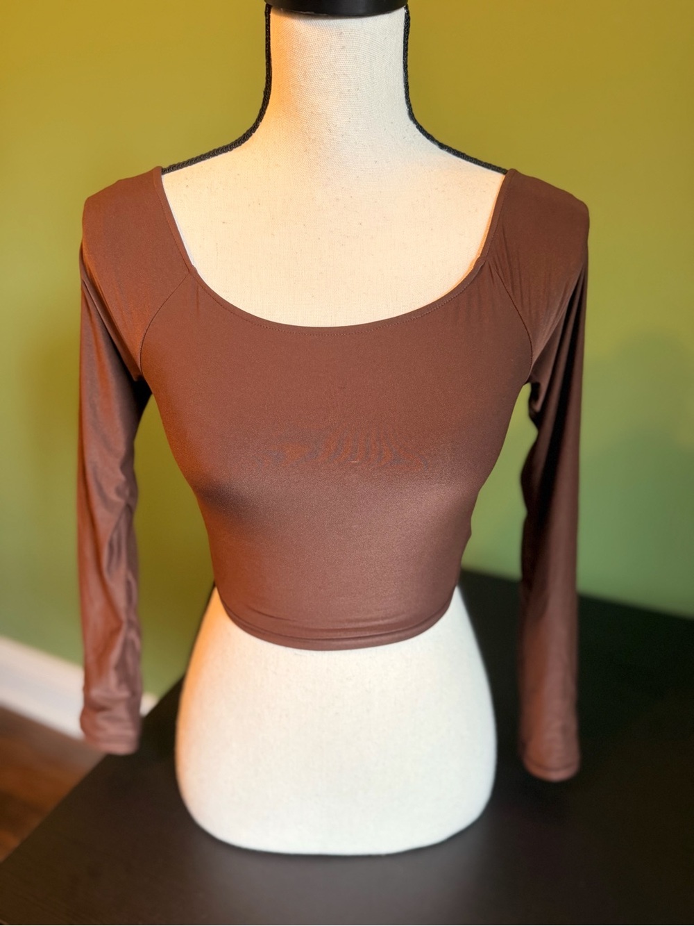 Women’s Scoop Neck Brown Long Sleeve Crop Top